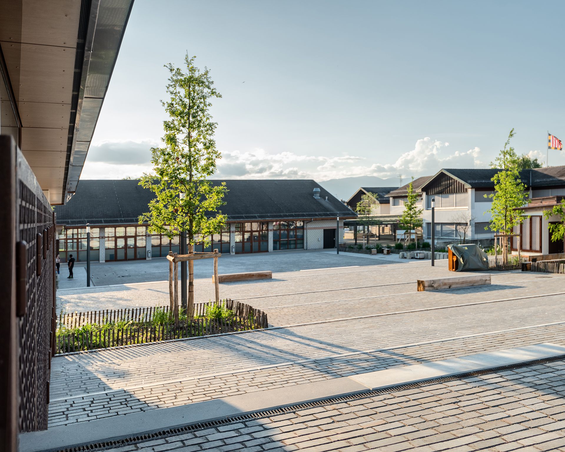 Echo-aménagement-place de la Côte d'Or-grès suisse