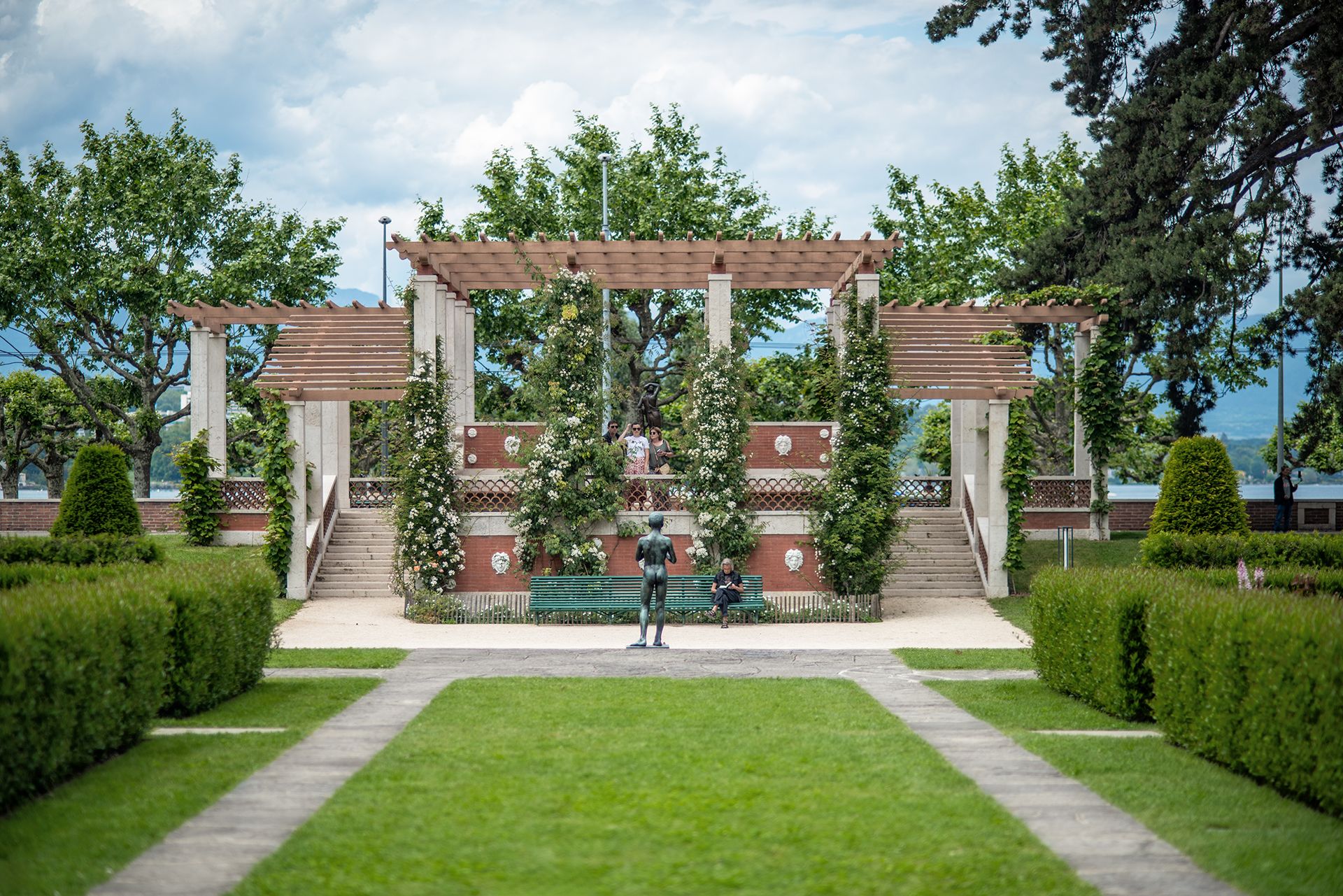 Echo_paysage_aménagement jardin historique_parc public_par La Grange_arbres ornementaux_haies_vivaces_mobilier_usagers
