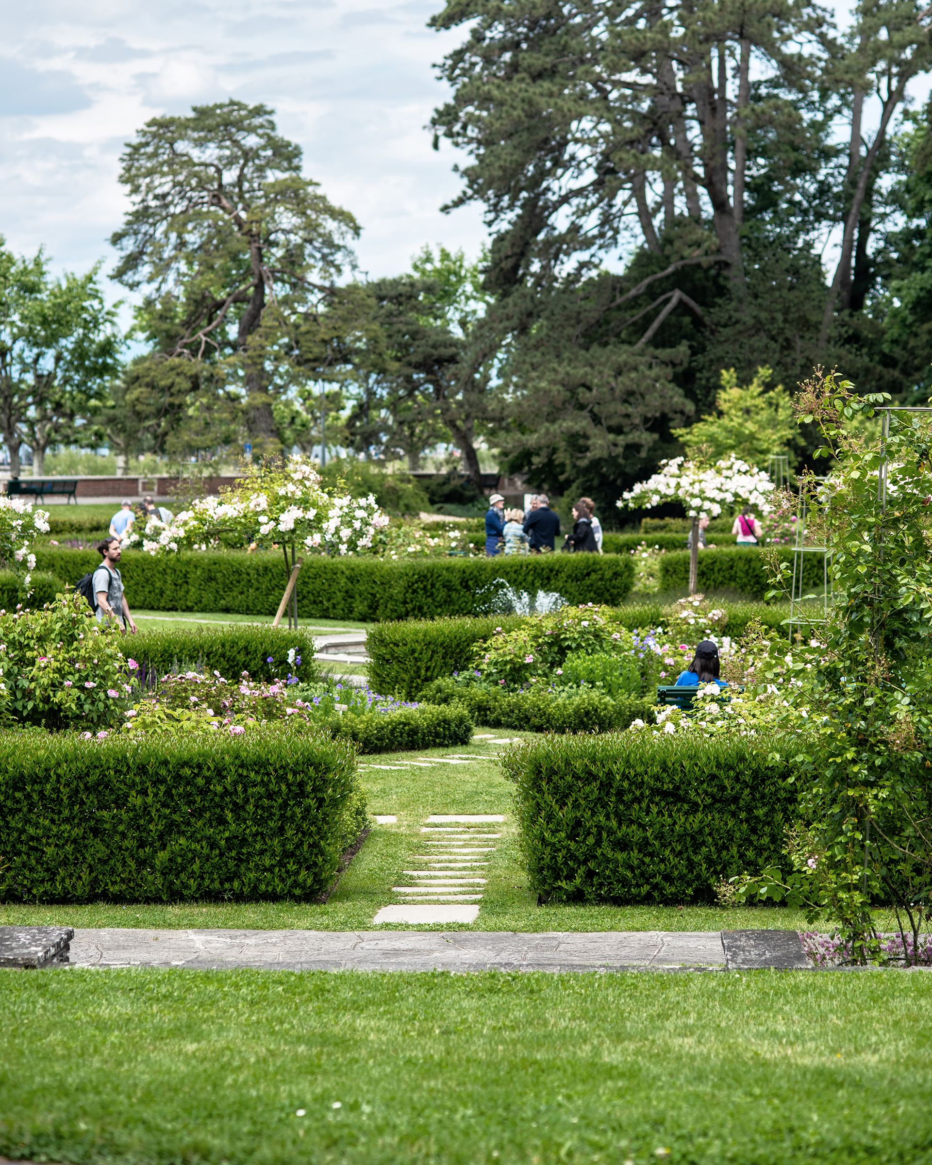 Echo_paysage_aménagement jardin historique_parc public_par La Grange_arbres ornementaux_haies_vivaces_mobilier_usagers